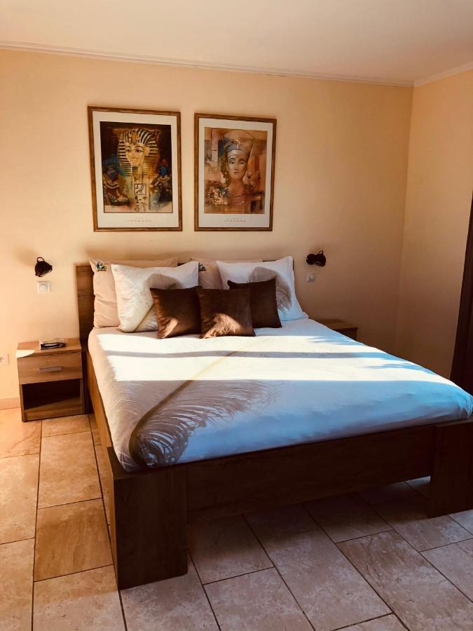 Justb Hotel Riemst Bagian luar foto